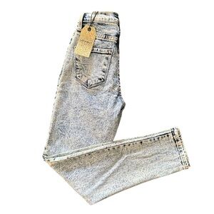 Women’s high rise boyfriend jeans